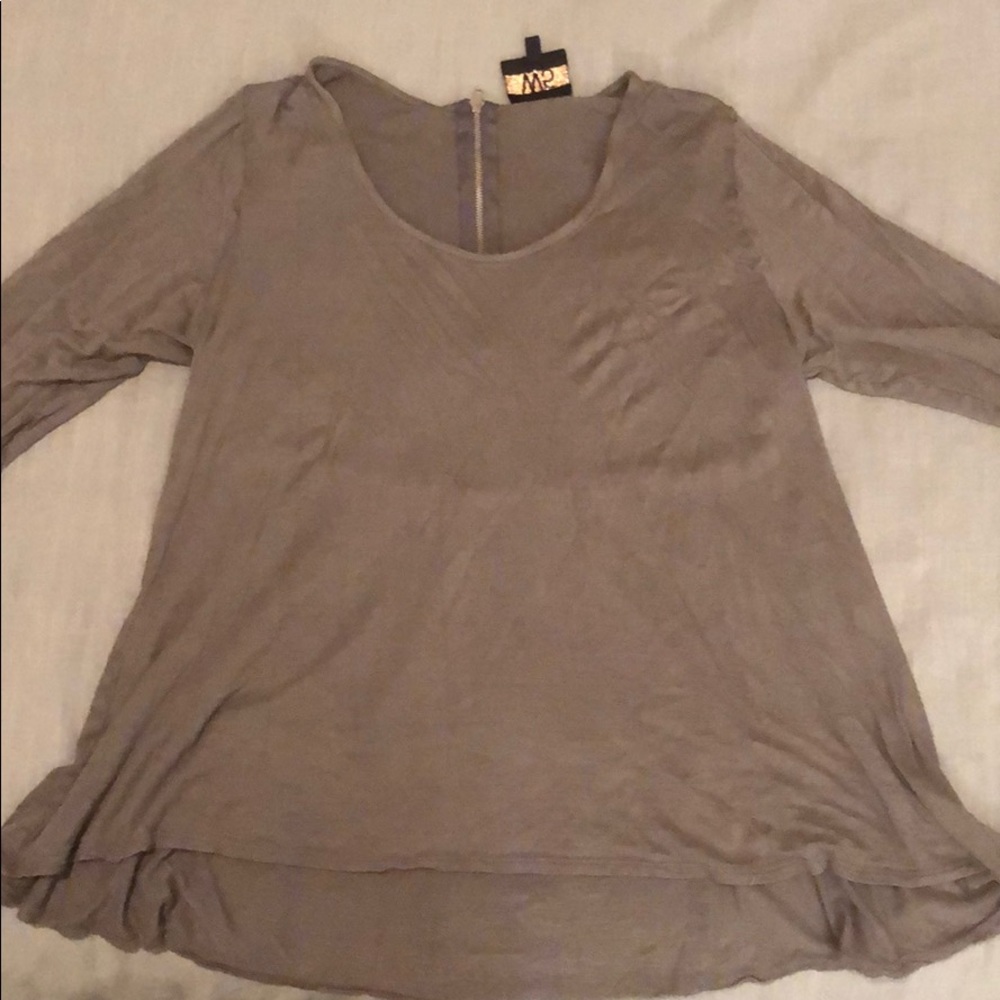 Army green 3/4 length sleeve shirt